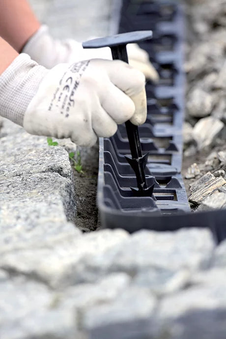 Obrzeże trawnikowe BORDER 1045 - czarny